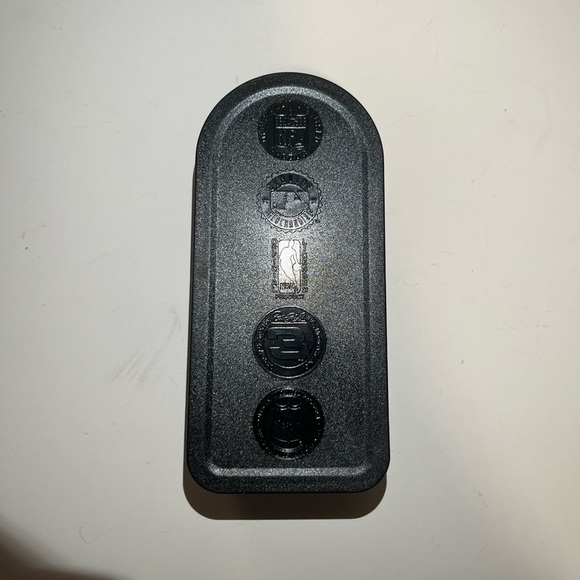 Red Wings Logo NHL Genuine Leather Quartz Analog Men's Watch - Picture 3 of 5